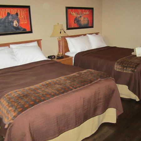 Boarders Inn & Suites By Cobblestone Hotels In Waukon Eksteriør bilde
