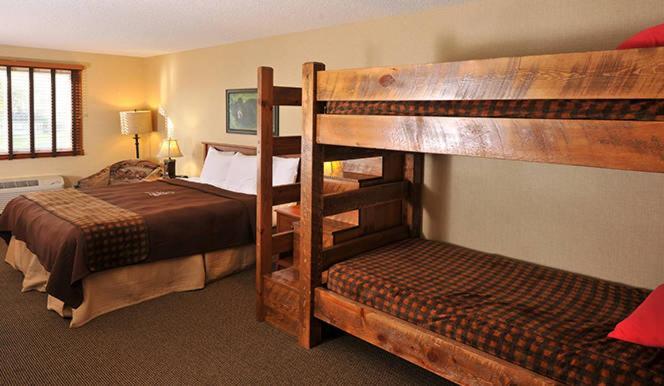 Boarders Inn & Suites By Cobblestone Hotels In Waukon Eksteriør bilde