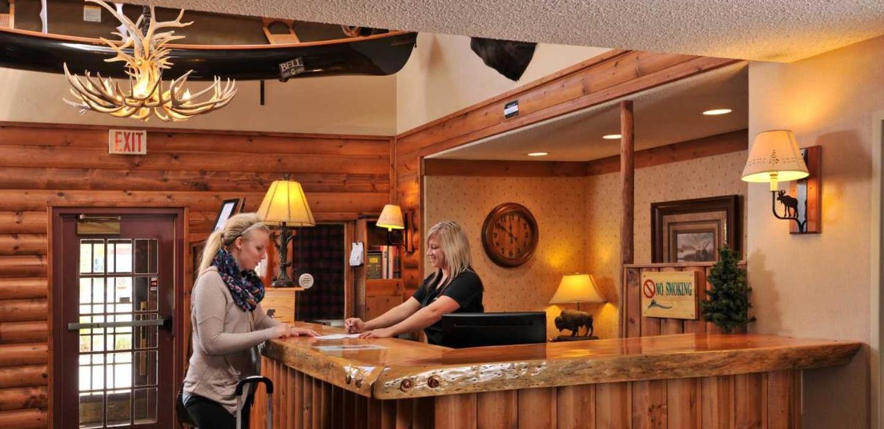 Boarders Inn & Suites By Cobblestone Hotels In Waukon Eksteriør bilde